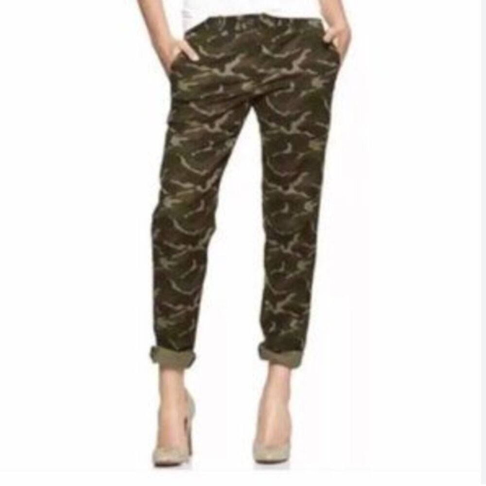 GAP broken in straight size 4 pants